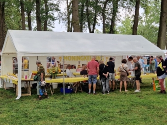 De tent van de Honingkeuringkeuring 2024