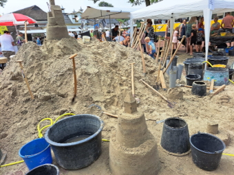 Zandsculpturen maken bij Zandvorm