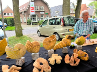 standhouder op de markt van Melk en Honing 2024