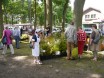Marktkraam onder de bomen