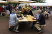 Entertainment op het overdekte terras op het middenterrein