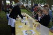 Publiekskeuring in de pyramidetent van de Honingkeuring