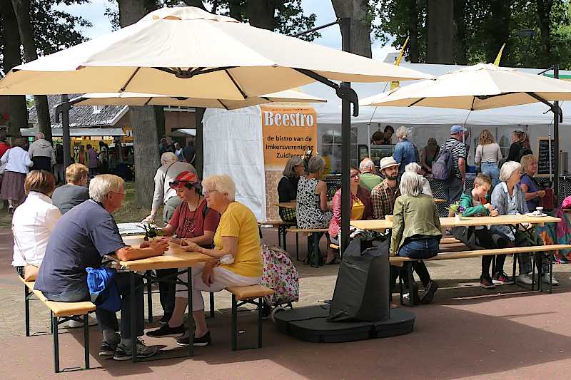 Terras voor de Beestro
