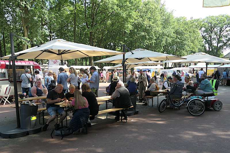 Terras voor de Beestro