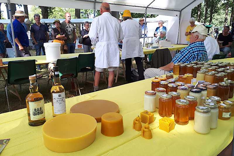 Bijkersgilde: keurmeesters aan het werk